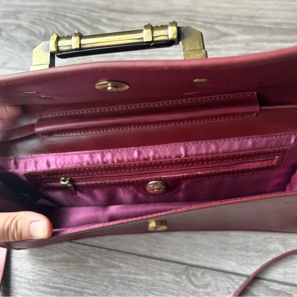 Darling Red Faux Leather Clutch Shoulder Bag - Picture 6 of 14